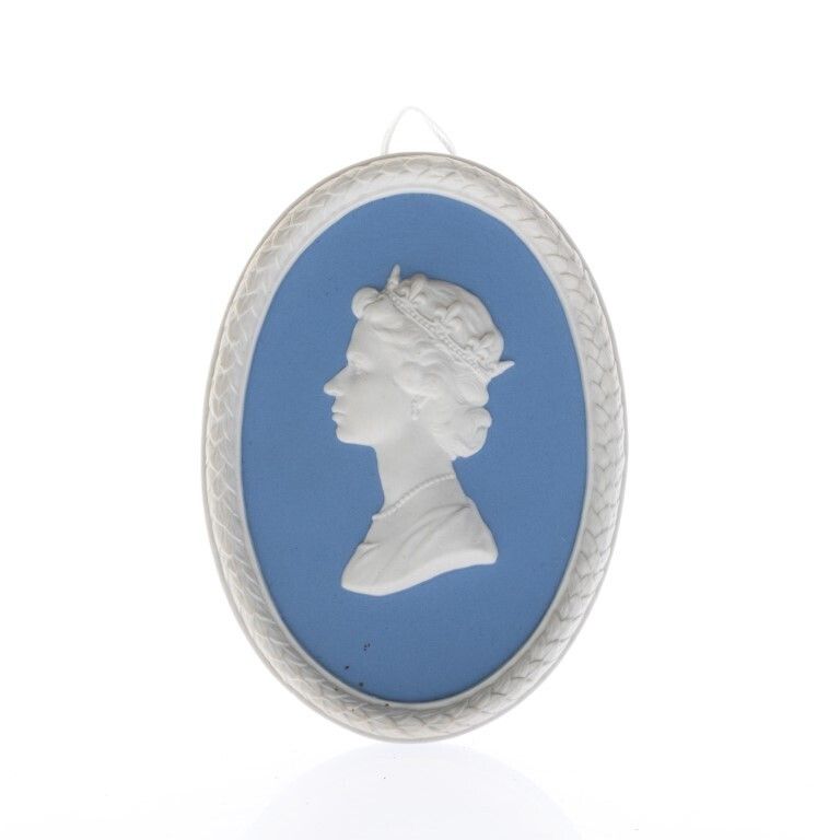 Wedgwood Blue Jasperware Ceramic Porcelain Queen Elizabeth II Portrait Medallion Laurel Leaf Plaque