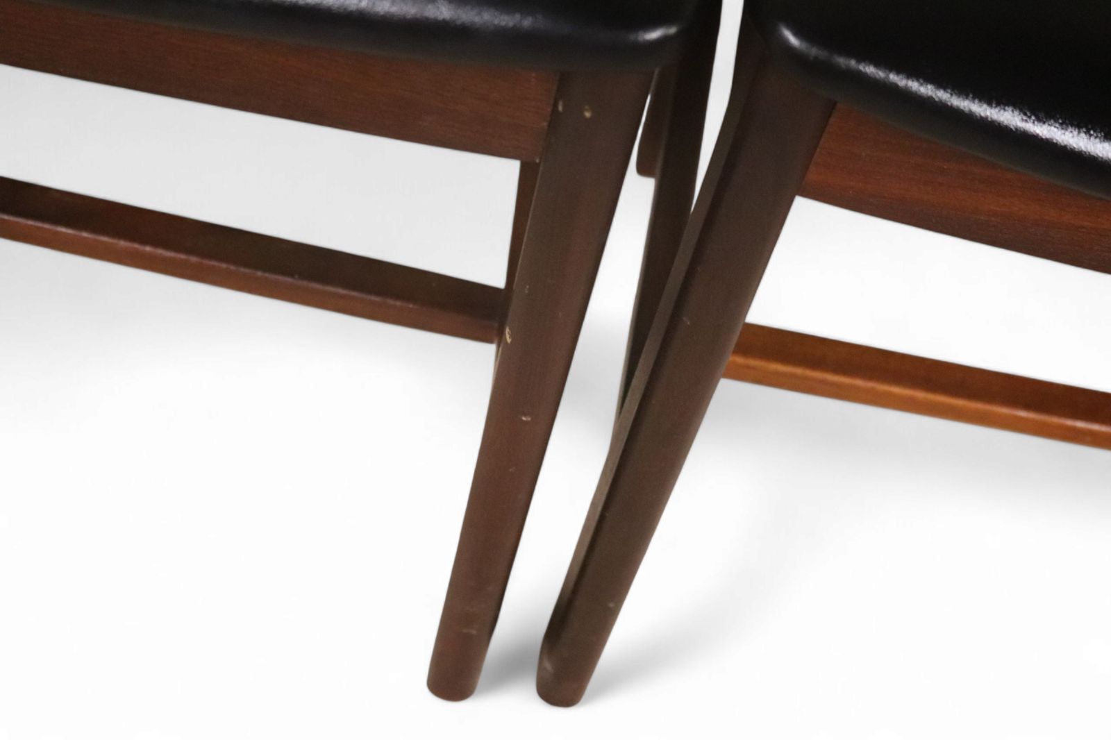 photo furniture Set Of Six Mid Century Teak Archie Shine Black Leather Upholstered Dining Chairs