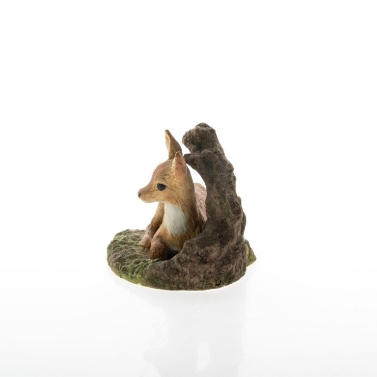 Wedgwood Hand Painted Ceramic Porcelain Fawn Sculpture photo Art