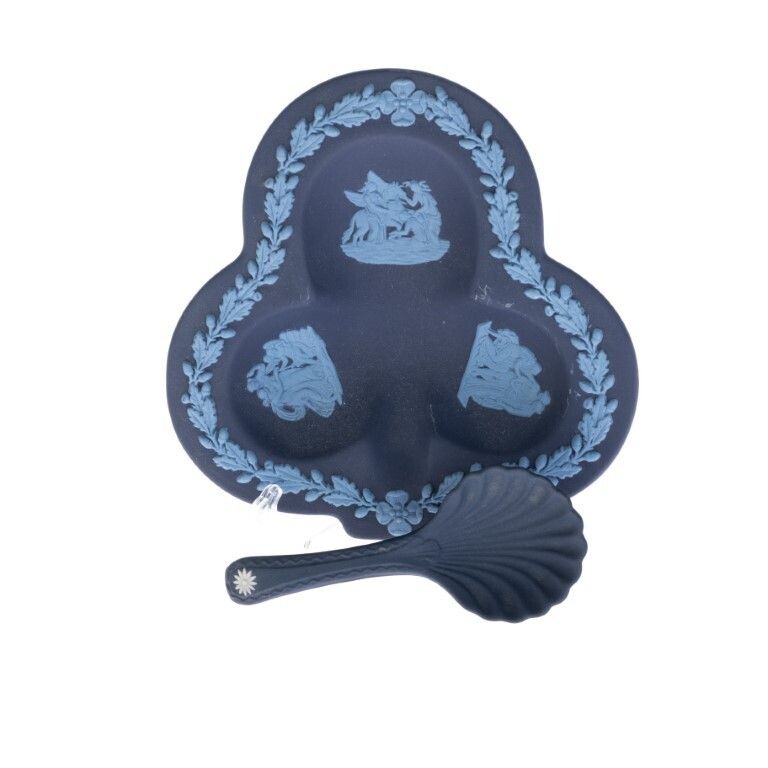 Wedgwood Portland Blue Jasperware Ceramic Porcelain Bas Relief Dish With Shell Spoon photo 65.0