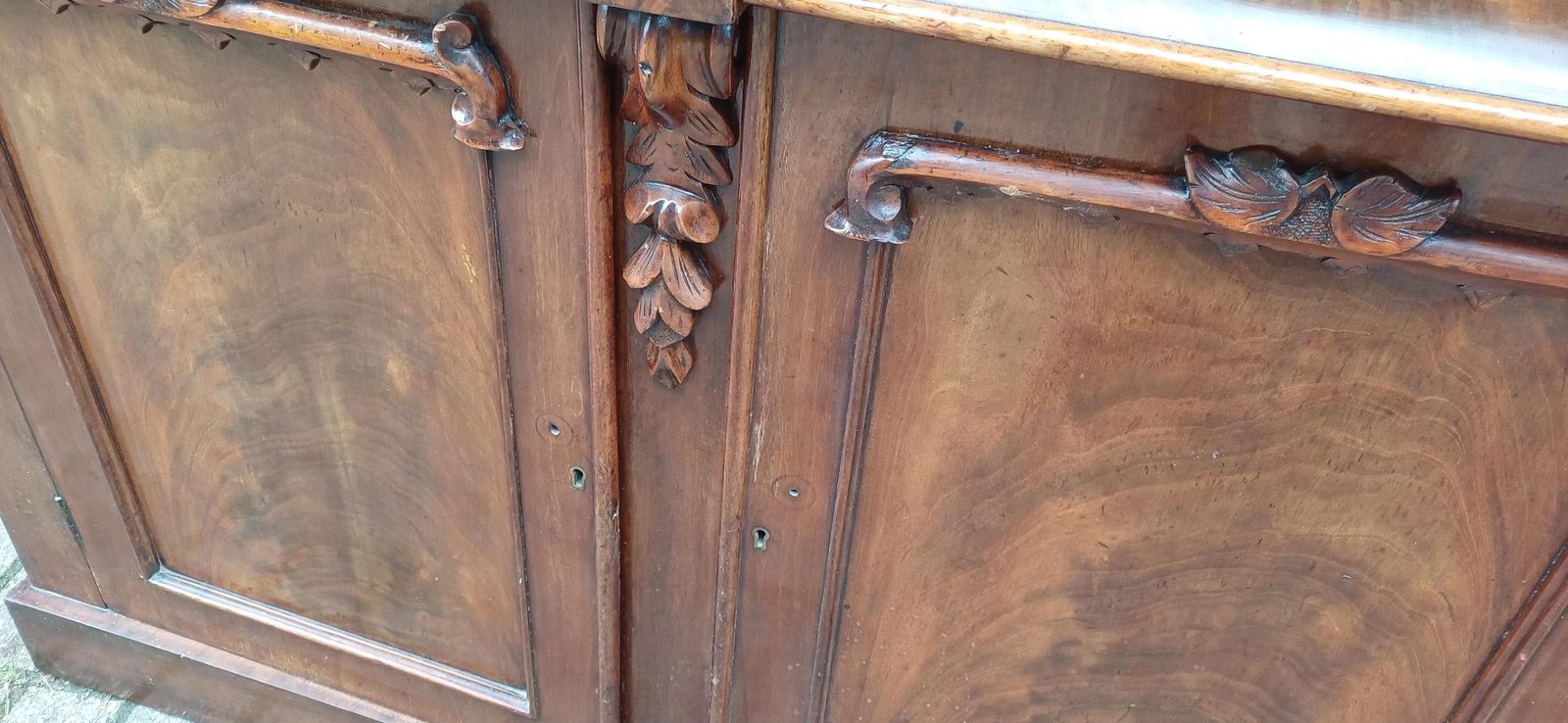 photo furniture Antique Victorian Mahogany Sideboard Buffet Cabinet | Carved Mirror Back | English 19th Century Furniture