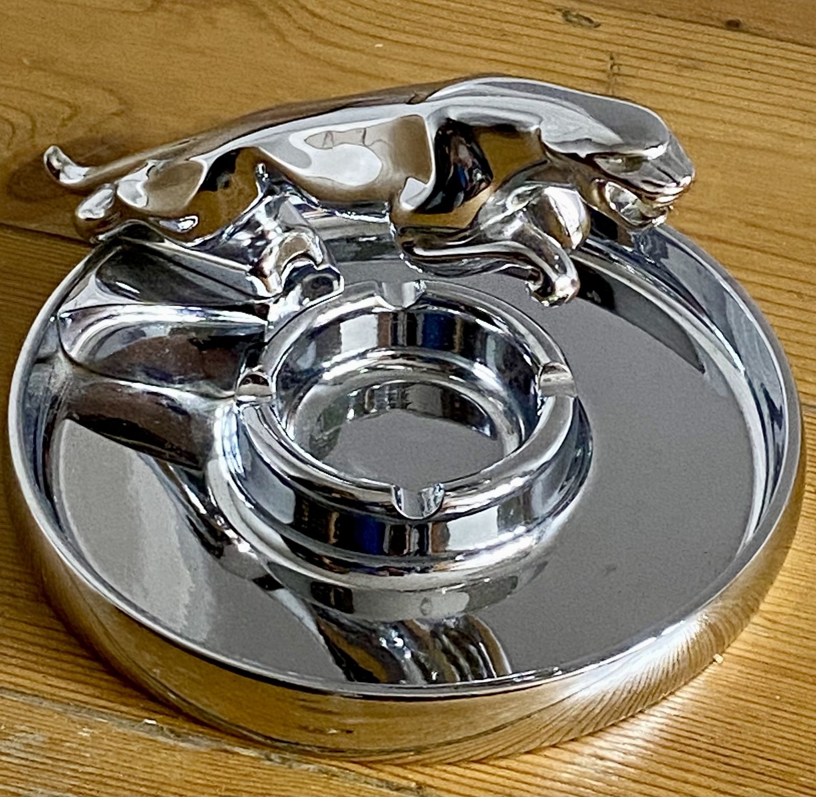 Rare 1960's Jaguar Dealership Showroom Ashtray Mascot Wilmott Breeden Mk2 Mk1 E Type Jaguar Dealer Issued Collectable I Pace Xjs Xj E Type Xj6 F Pace photo Home Decor
