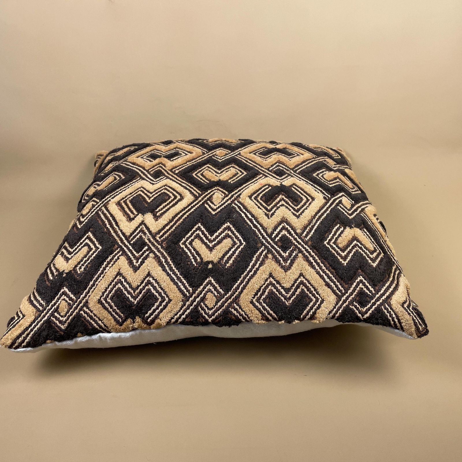 Antique African Kuba Cloth Fabric Cushion Rug Carpet Pillow Feather Filled Handwoven Pattern Scatter Vintage Original Mud Handmade photo 149.0