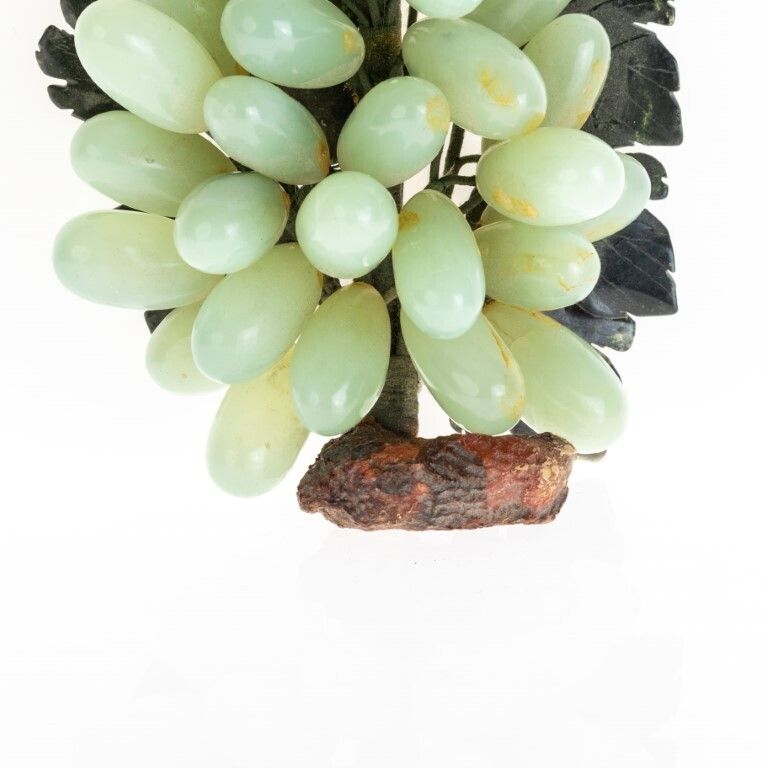 Art Deco Carved And Polished Alabaster Jade Grapes photo 65.0
