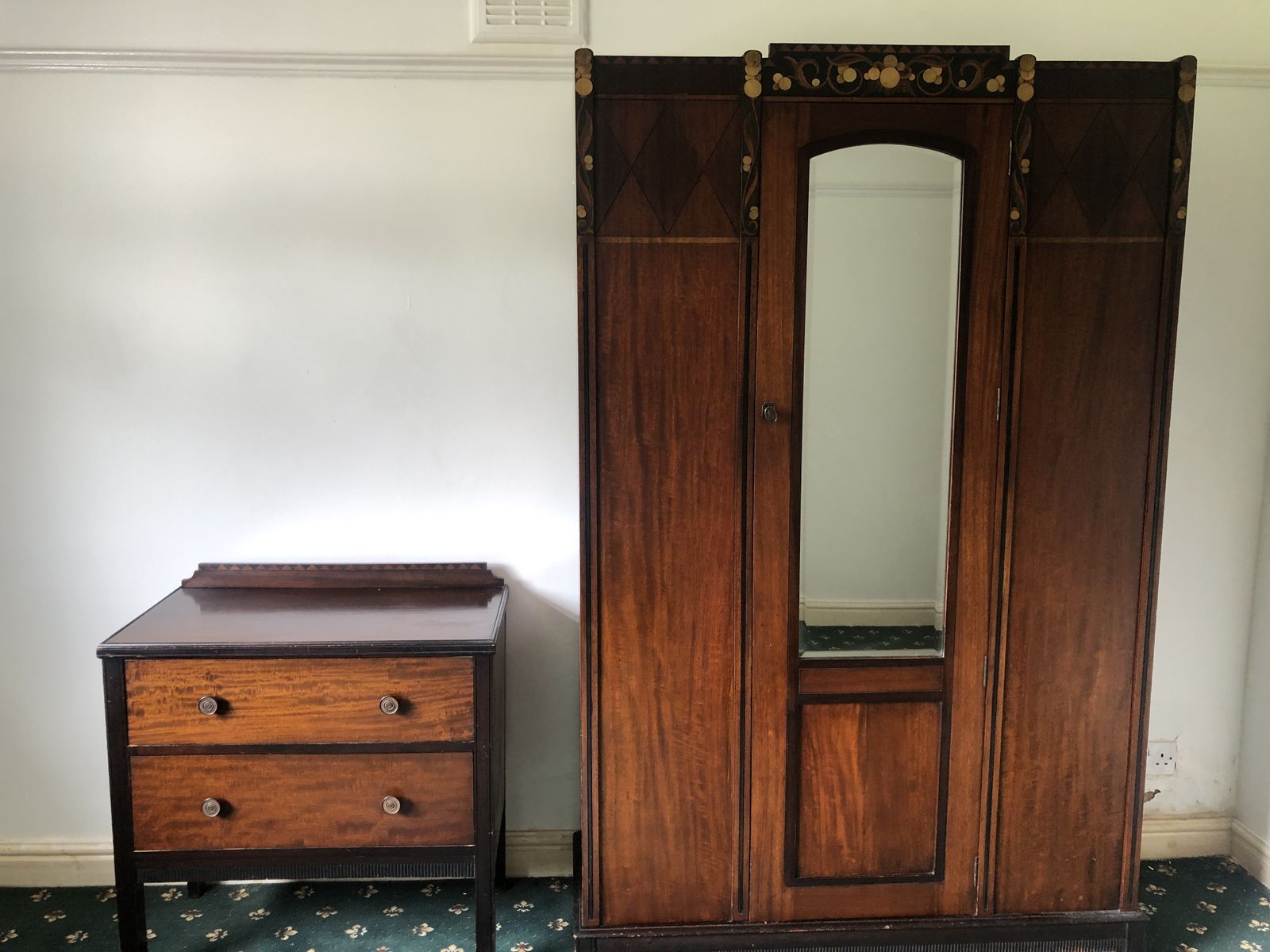 photo furniture Chest Of Drawers Circa 1920 1935