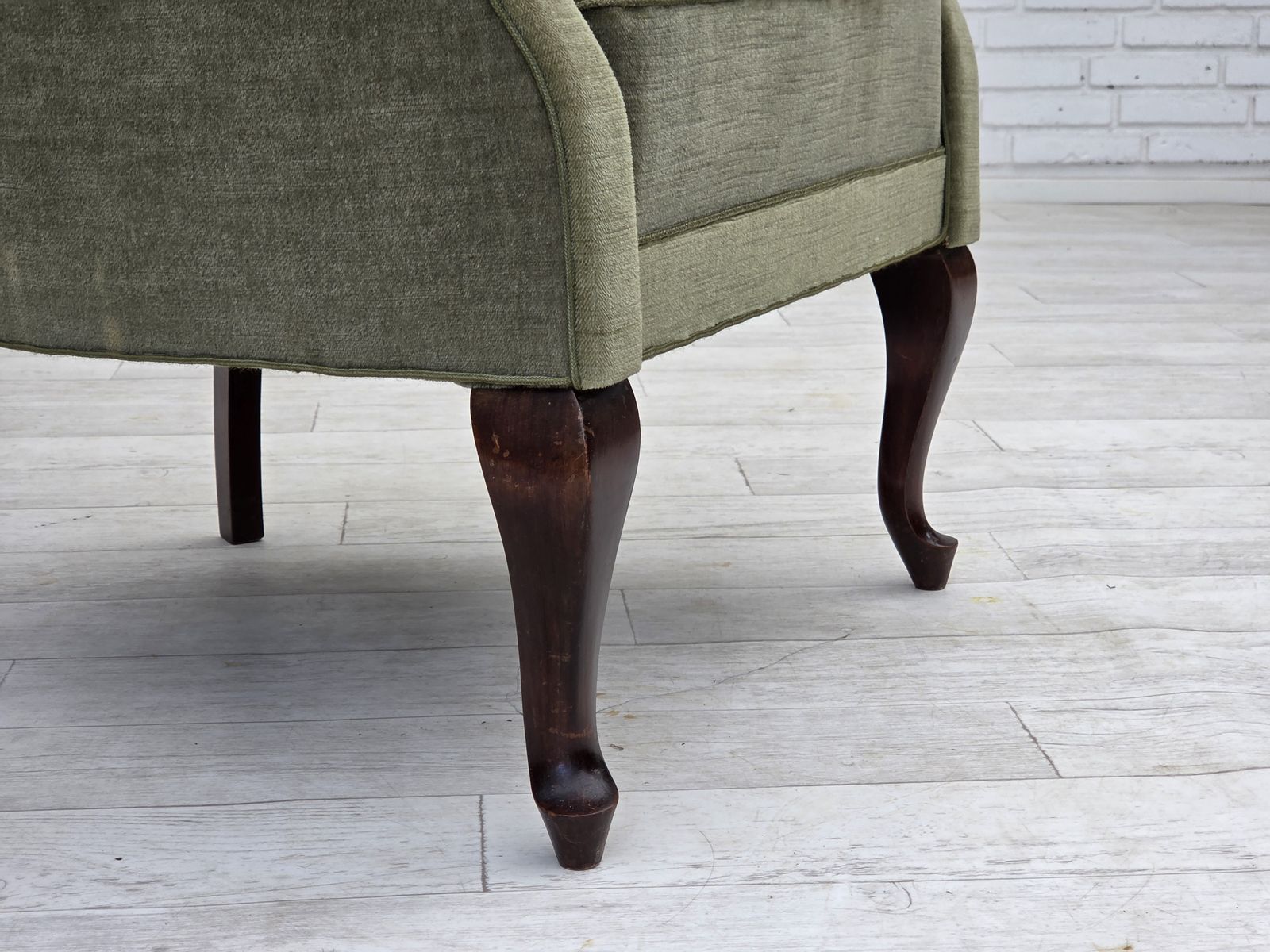 Ca. Jaren 1960, Deense Fauteuil, Groen Meubelvelours, Beukenhouten Poten. photo 890.0