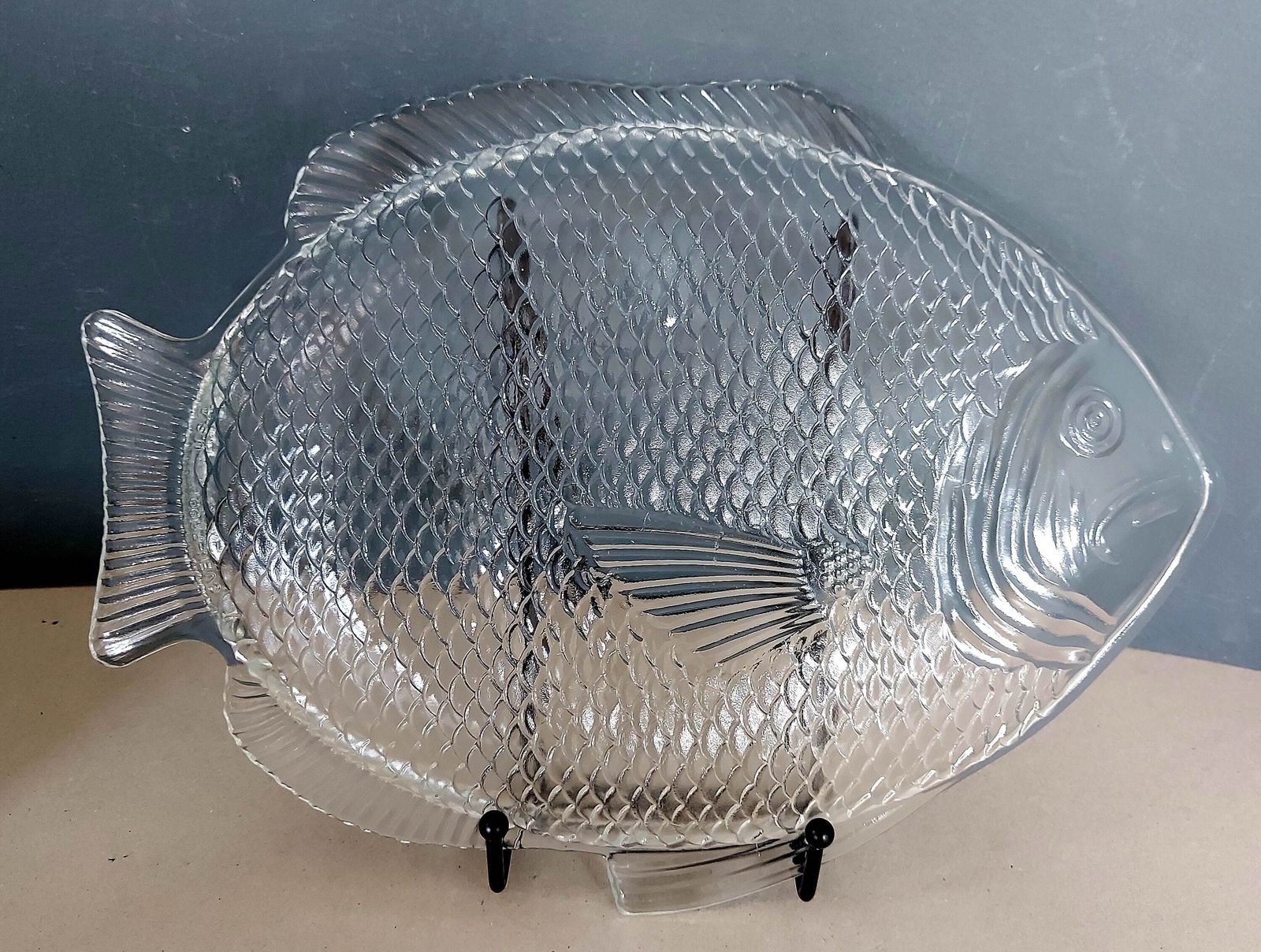 Vintage Glass Fish Plates Set, 6 + 1, Platter And Dinner Plates, Made In USA, Ovenproof, 1970s photo vinterior