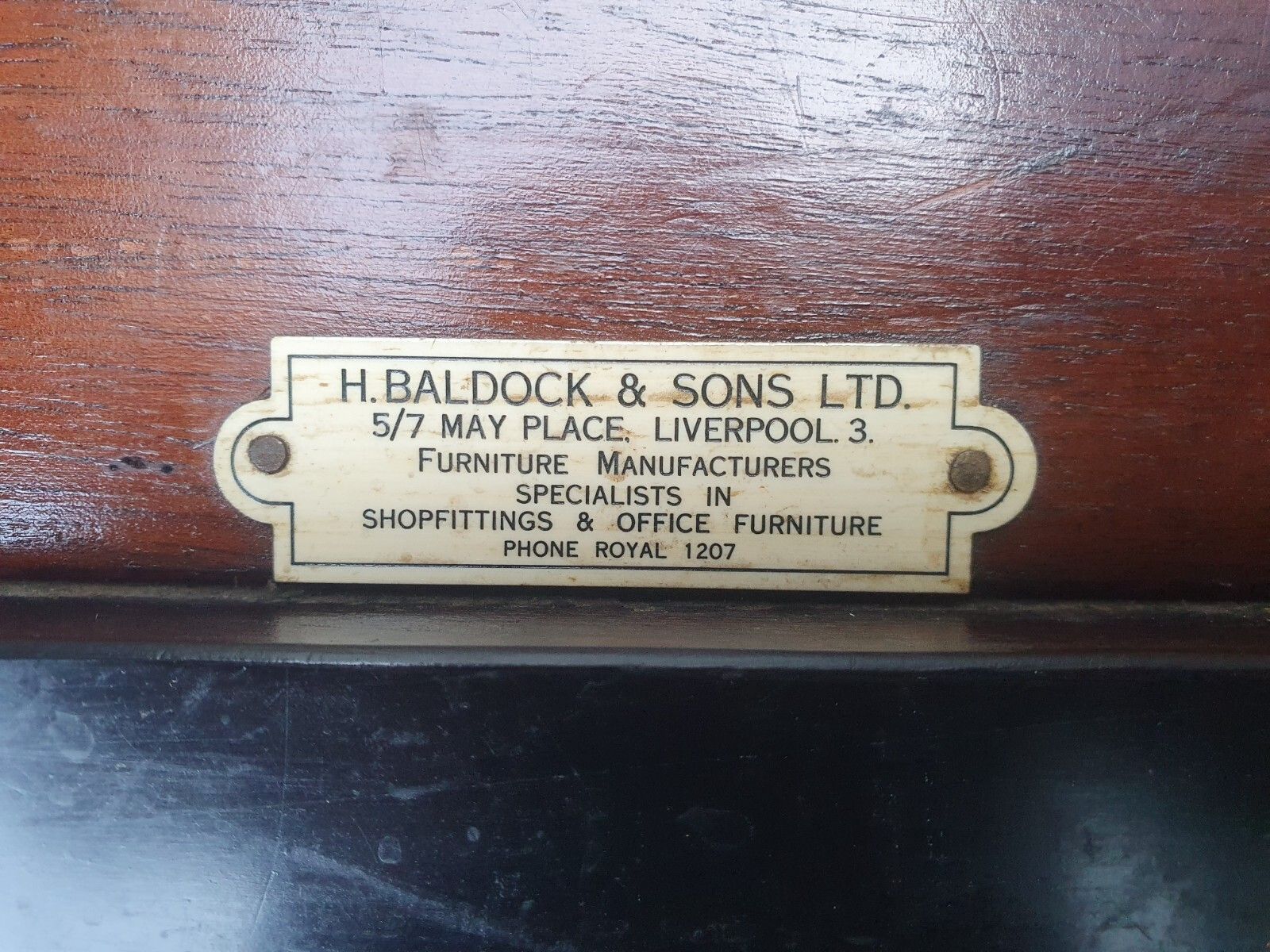 photo furniture An Art Deco Mahogany Desk By H.Baldock And Sons Of Liverpool