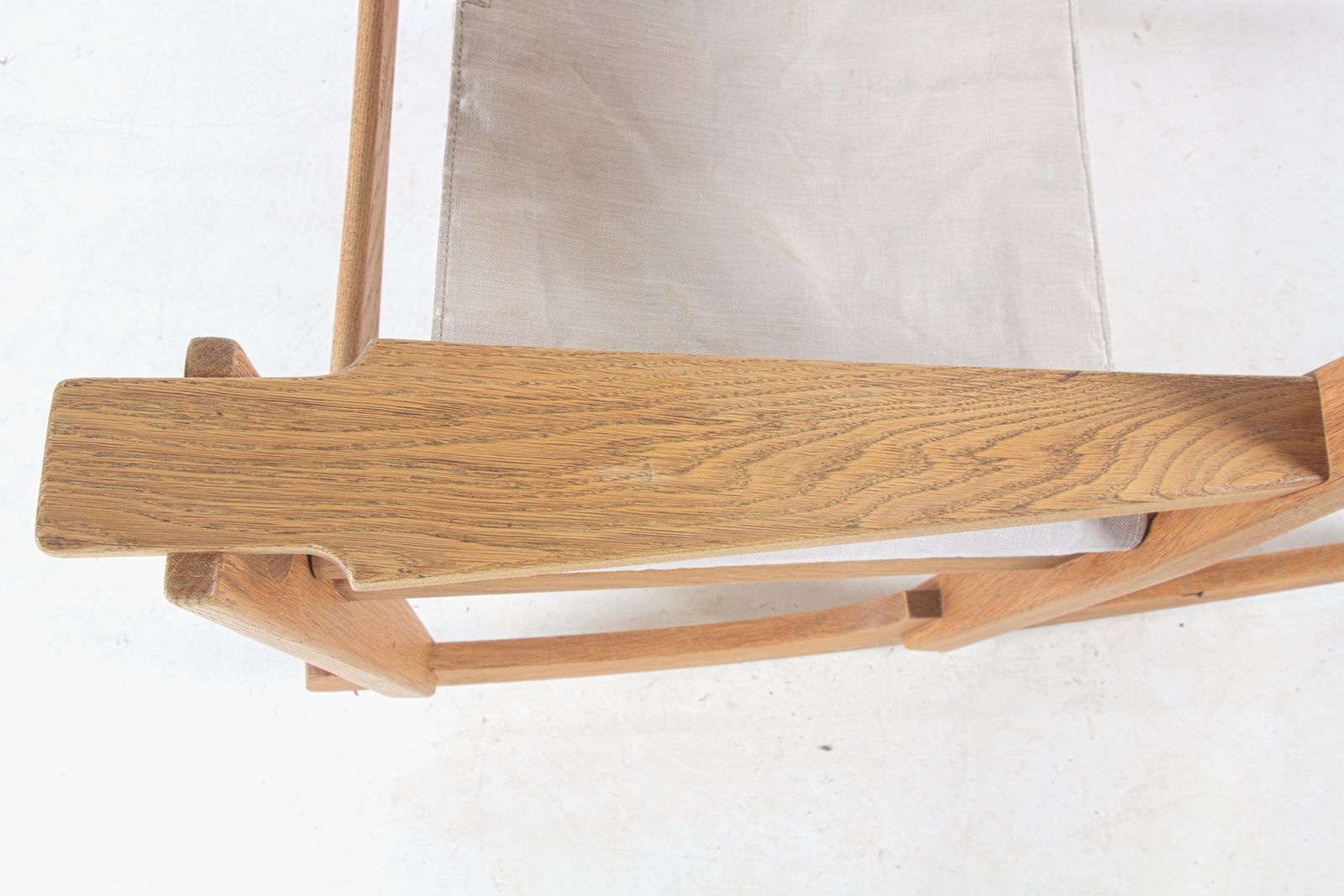 photo furniture Rocking Chair "Keyhole Chair" By Hans Wegner For Getama. Ge 673. Cover Fabric Partly Restored