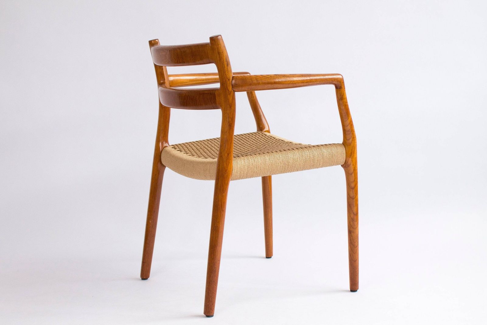 1 Van 2 Niels Moller Model 67 Fauteuil, 1976 – Nagezien En Opgeknapt, Teakhouten Frame En Deens Koordvlechtwerk photo vintage