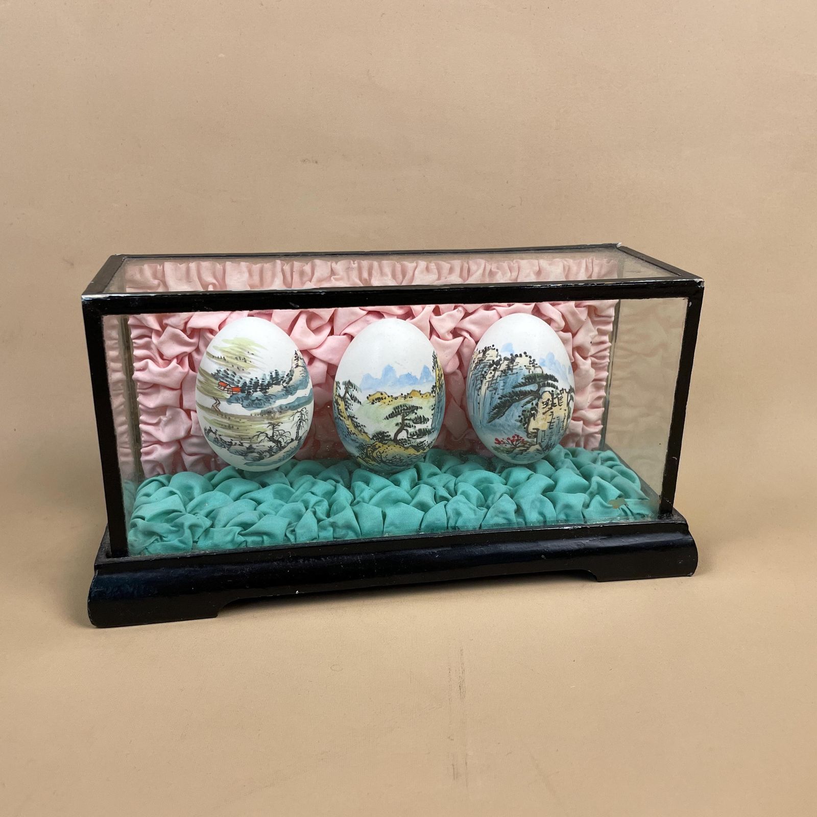 Trio Of Oriental Chinese Hand Painted Eggs Glazed Display Case Hand Decorated Small 3x Three Blue Blue Decoration 20th Century photo furniture