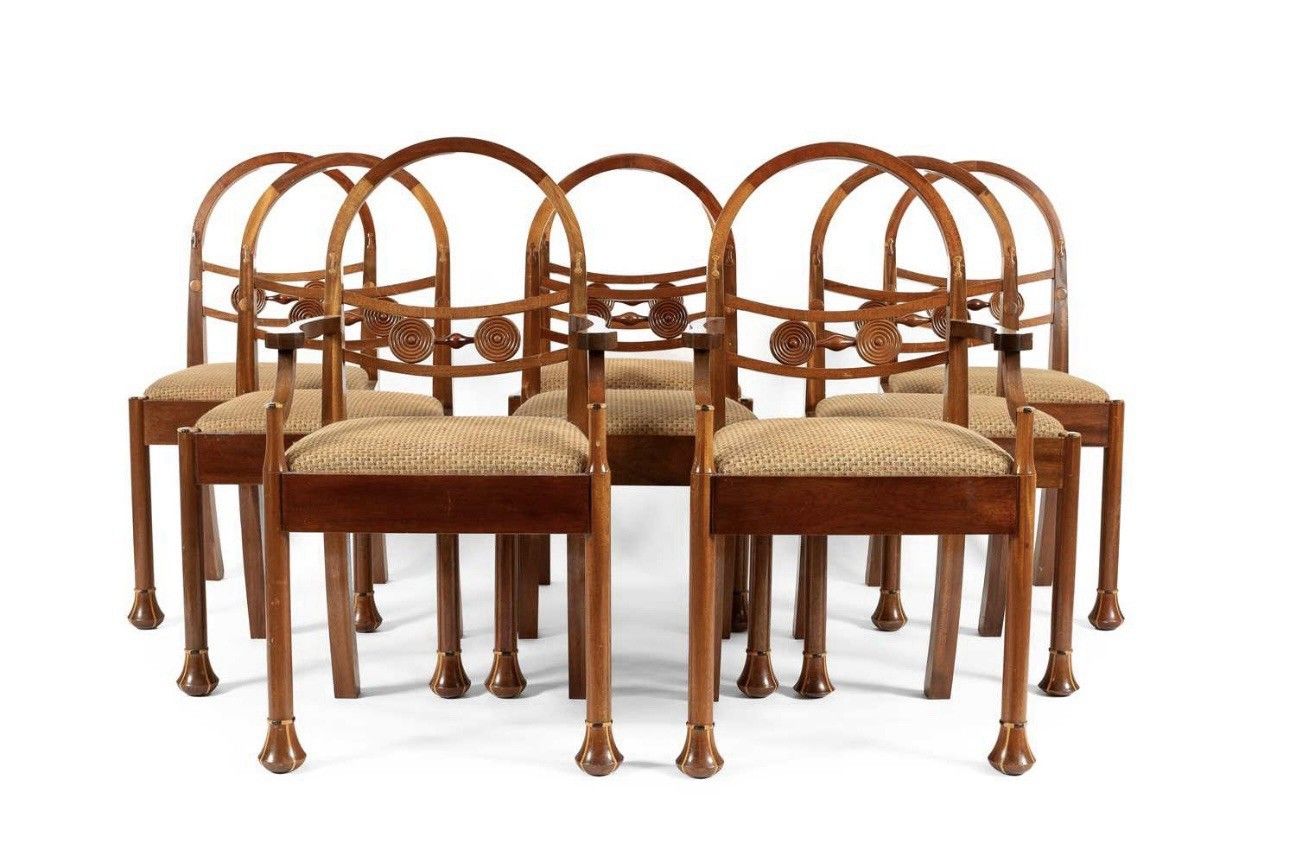 Beautiful Set Of Eight Hooped Back Dining Chairs By Jeremy Green