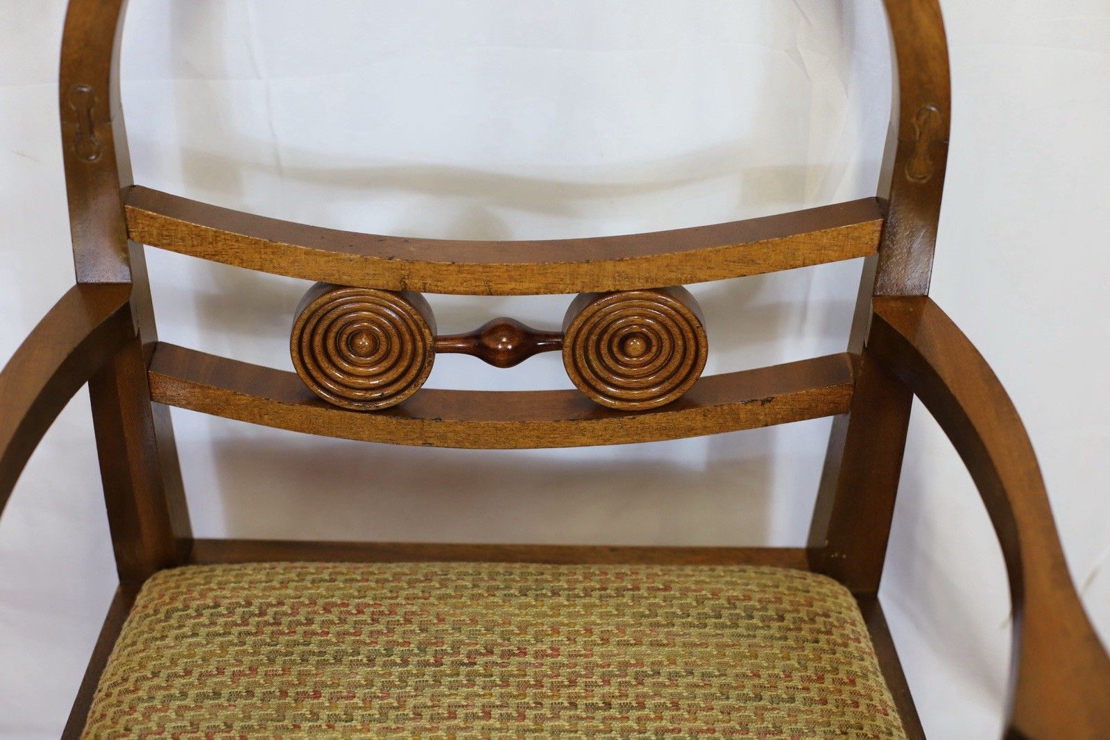 photo buy Beautiful Set Of Eight Hooped Back Dining Chairs By Jeremy Green