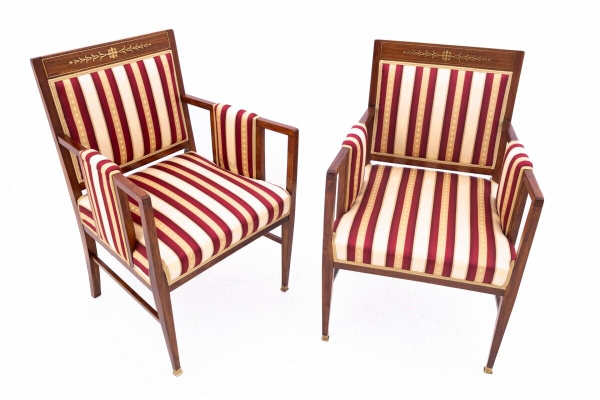 photo buy Antique Living Room Set From The End Of The 19th Century. After Renovation.
