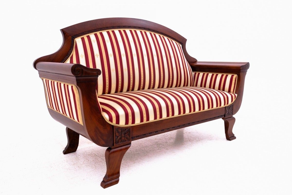Antique Sofa From The Late 19th Century, Northern Europe. After Renovation. photo Furniture