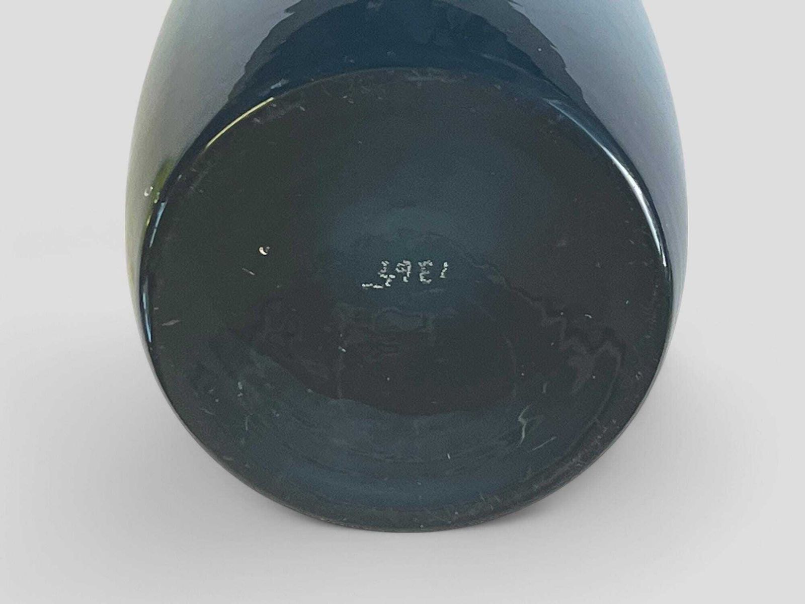 Mid Century Smoked Blue Glass Model 1365 Vase By Tamara Aladin For Riihimaki / Riihimaen Lasi Oy Finland photo vinterior
