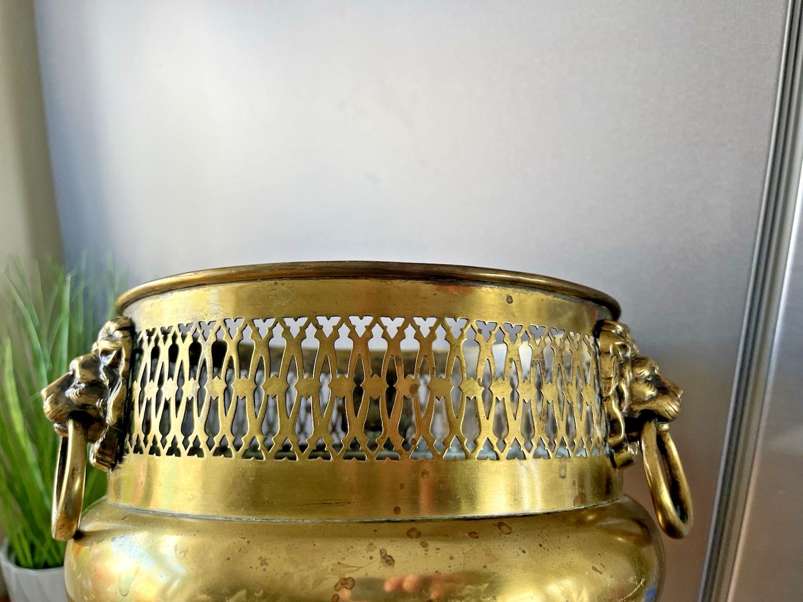 photo vinterior Antique Art Nouveau Brass William Soutter & Sons Plant Pot Lion Handles & Feet