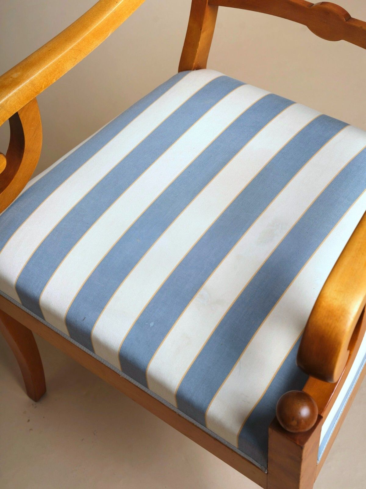 photo furniture Pair Of  Antique Swedish Neoclassical Biedermeier Armchairs, Curly Birch C.1840