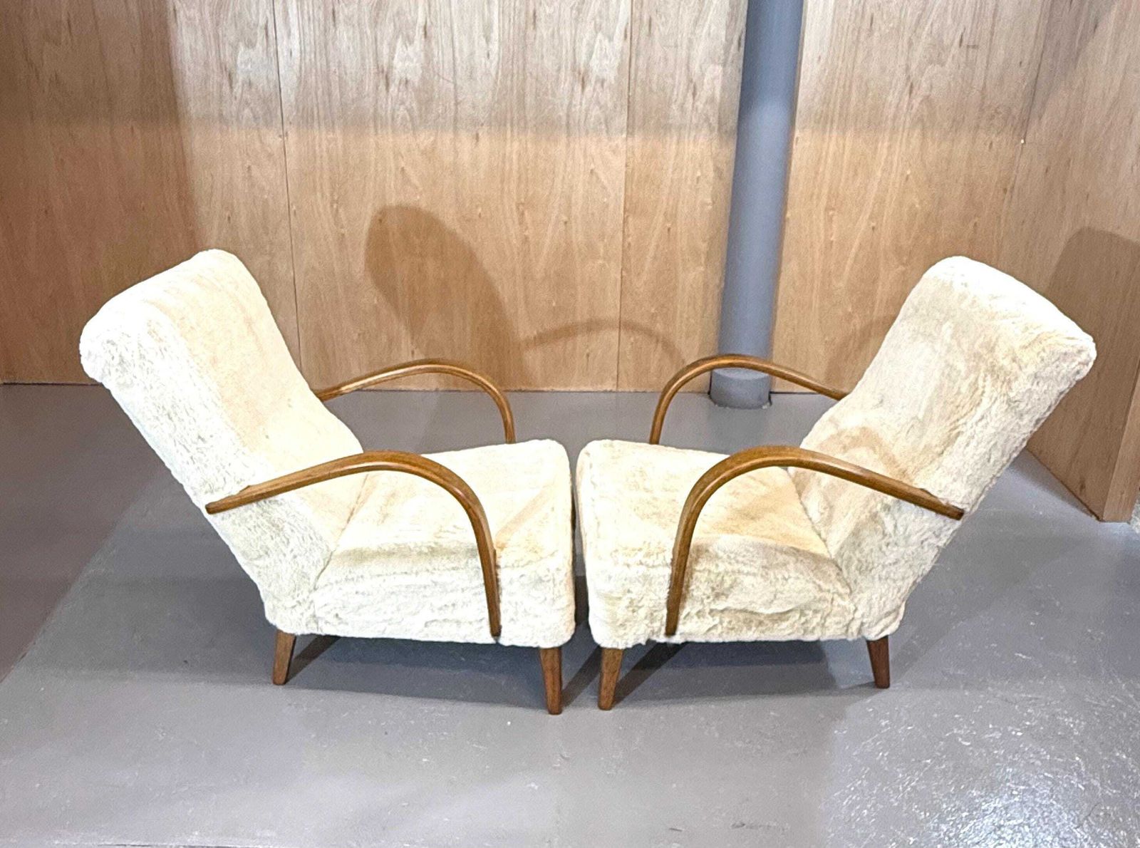 photo furniture Art Deco 1940’s Swept Curved Arm Oak Armchair In Polar Fleece Nordic Fur Fabric. Has Been Fully Refurbished & Restored.. Stunning Item….