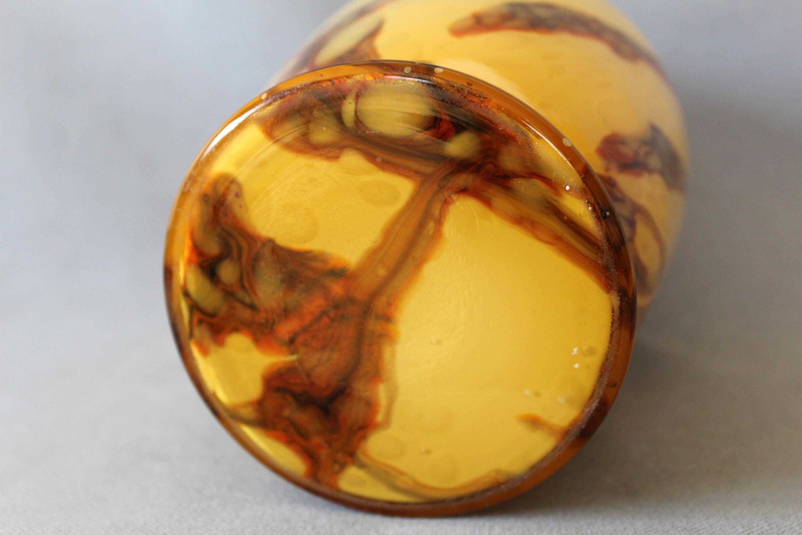 photo for sale Art Deco Ca. Jaren 1930 Hoge Opaalglaze Vaas, Gemarmerd Glas, Karamel, Dubbelwandig Glas, Scailmont Heemskerk Cristal, Studio Art Glass