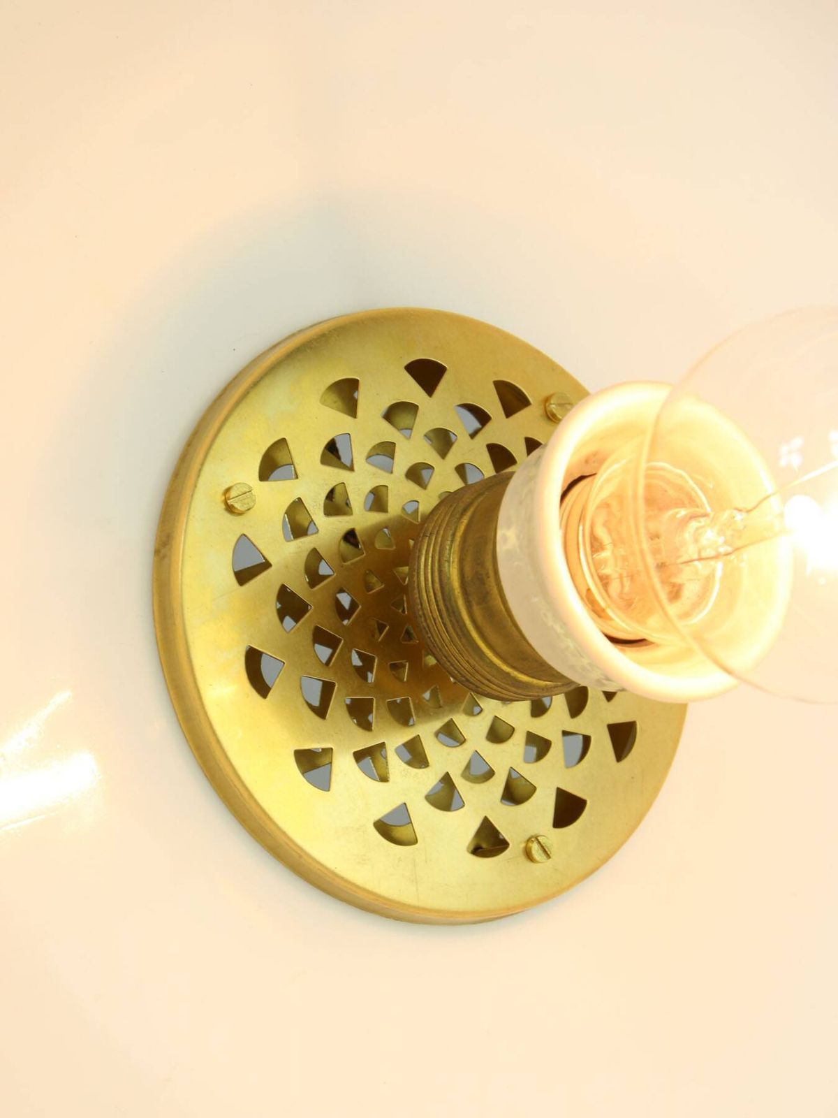 photo buy Medusa Pendant By Luigi Massoni For Guzzini In Brass And Plexiglass, 1970s