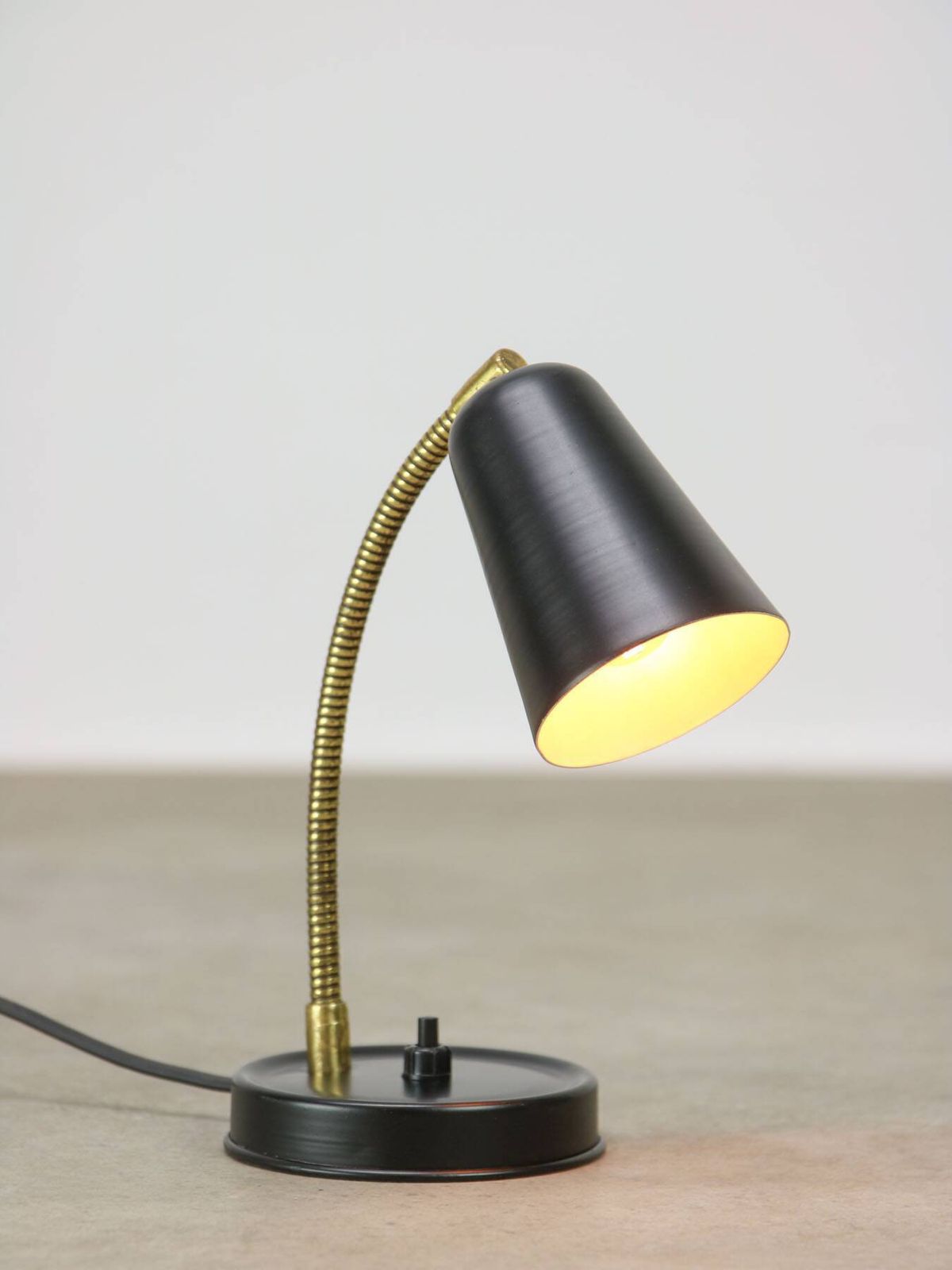 Mid Century Italian Mini Gooseneck Table Lamp In Black And Brass photo for sale