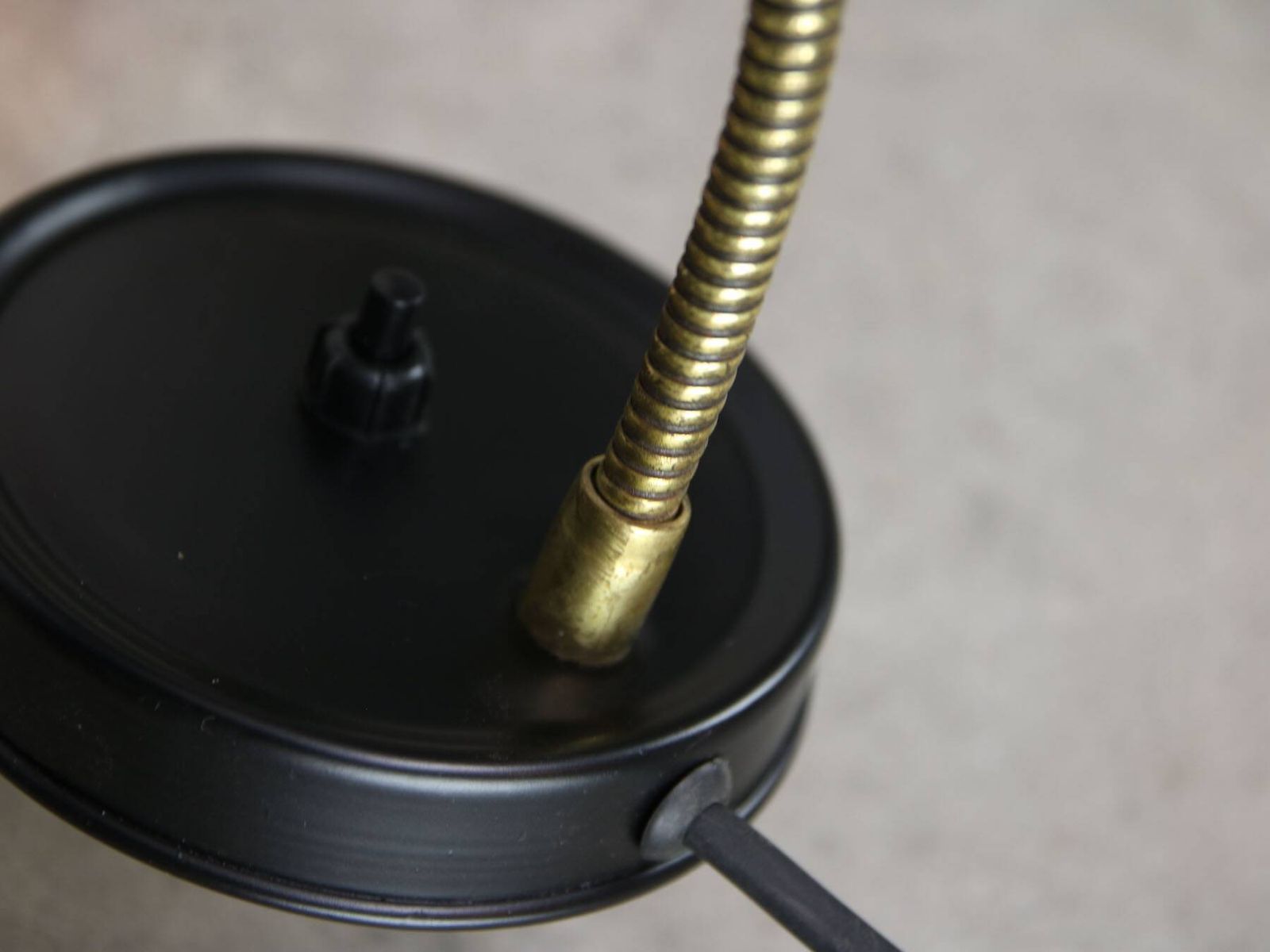 photo vinterior Mid Century Italian Mini Gooseneck Table Lamp In Black And Brass
