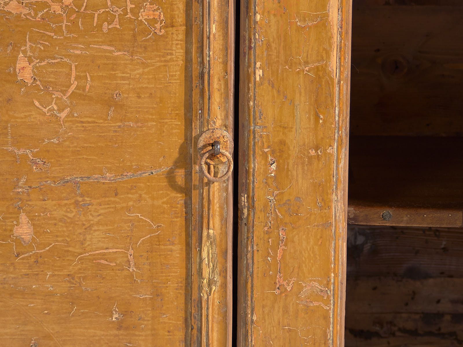 photo vinterior Antique Cabinet With Ochre Patina (C.1900) #11