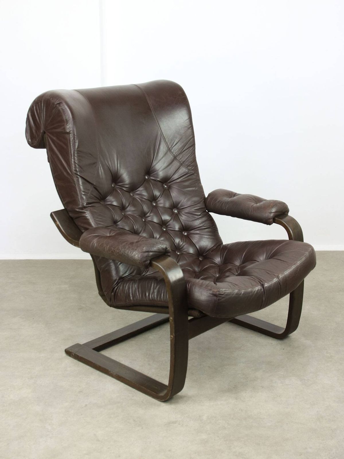 photo furniture Luxurious Lounge Armchair In Leather, 1970s