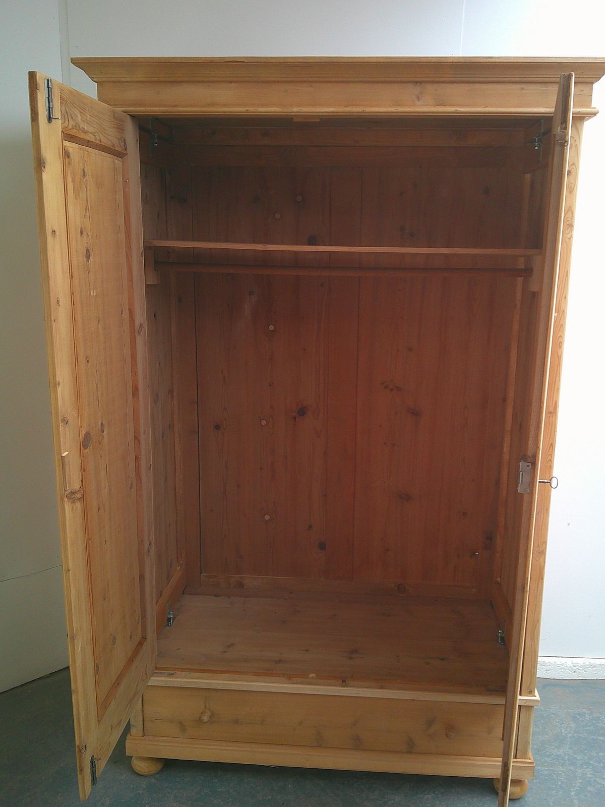 A Lovely Antique Pine 1 Panel Knockdown Wardrobe To Wax/Paint photo 895.0