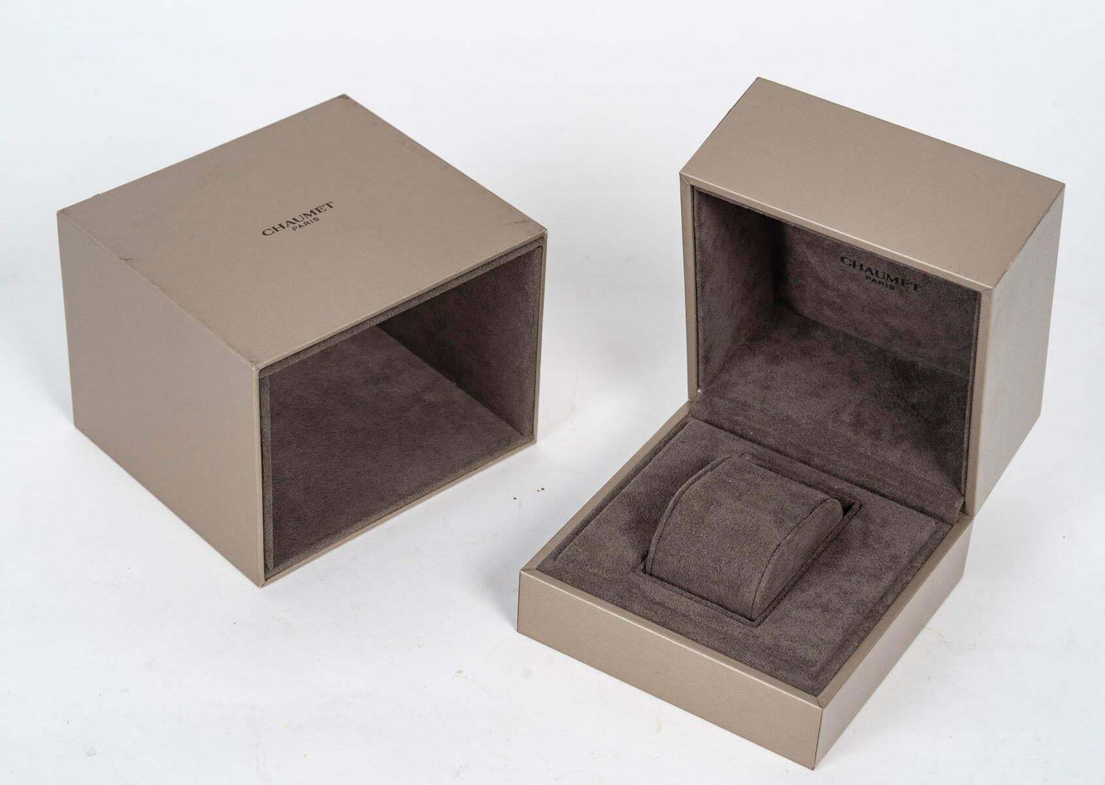 Chaumet Velvet Watch Box For One Watch, 1990. photo Home Decor