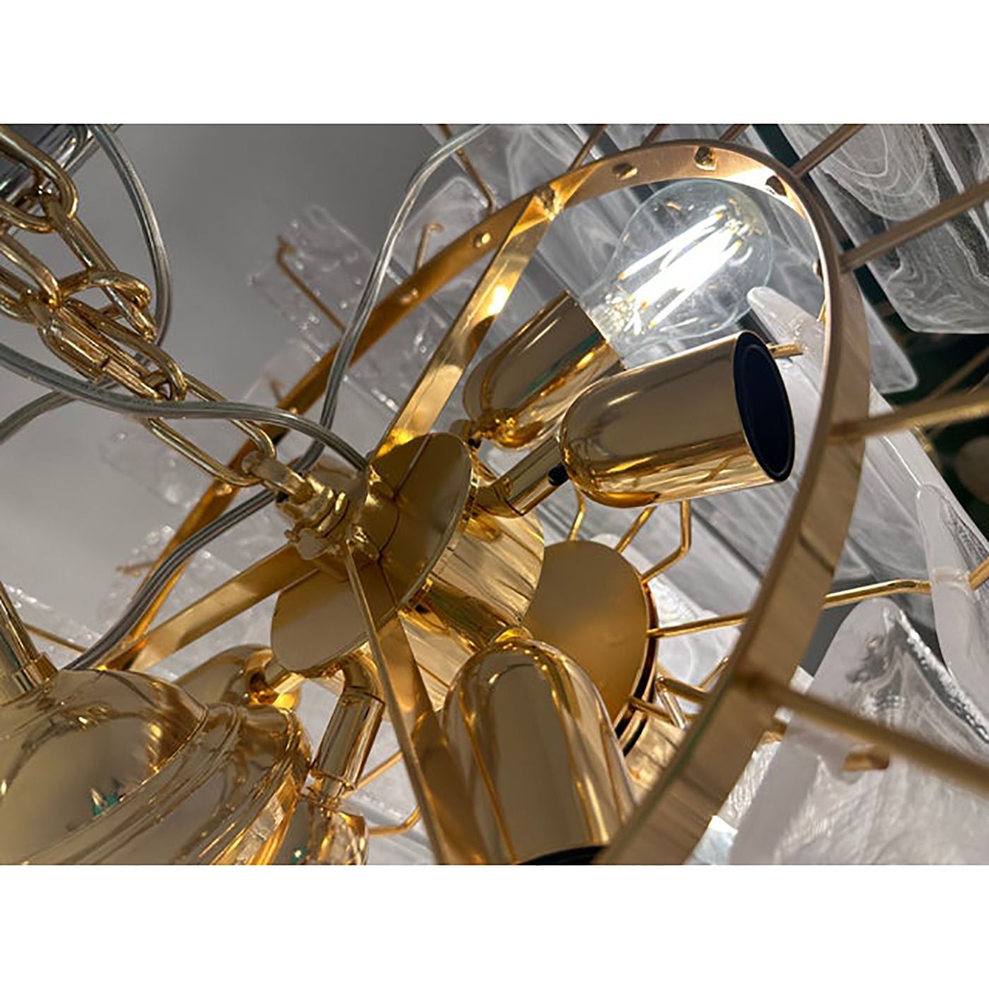 Contemporary Venied White “Listelli Alabastro ” Murano Glass Style Chandelier photo Lighting