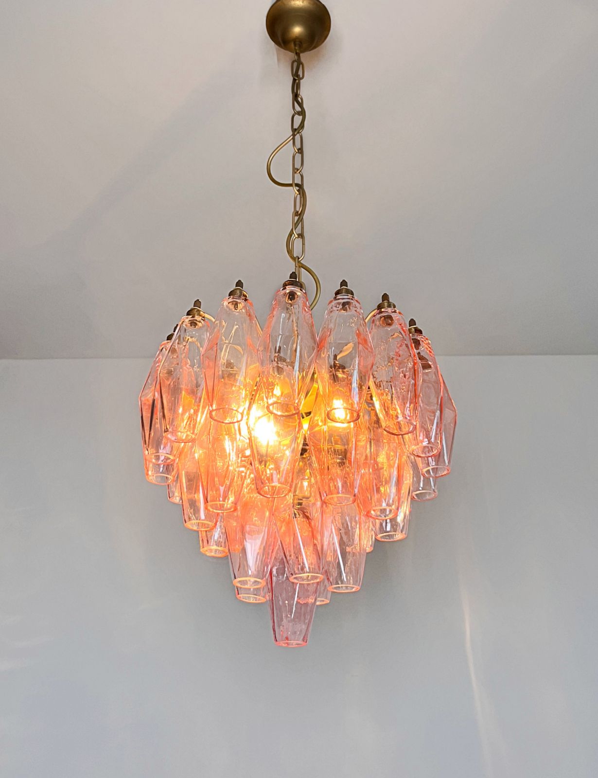 810.0 Elegant Murano Pink Poliedri Chandelier   Carlo Scarpa Design photo