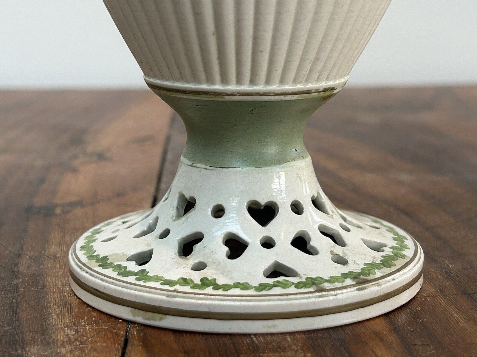 Wedgwood Creamware Pedistal Julius Caesar Vase photo vintage