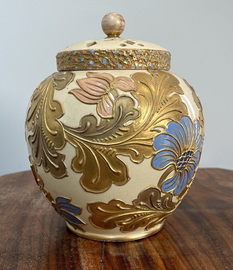 Wedgwood Golconda Ware Bulbous Lidded Vase Ceramic Wedgwood