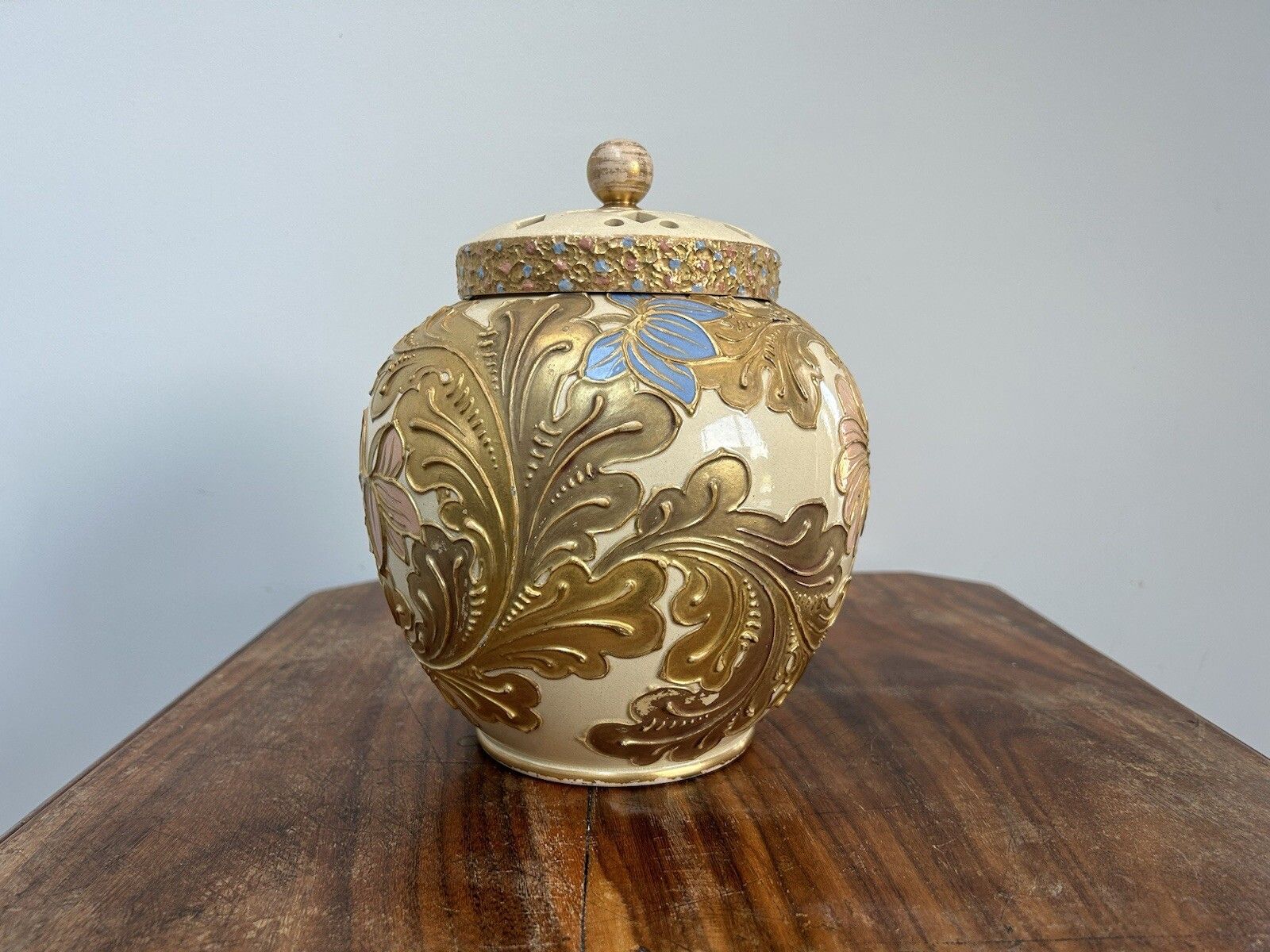 Wedgwood Golconda Ware Bulbous Lidded Vase Ceramic Wedgwood photo for sale