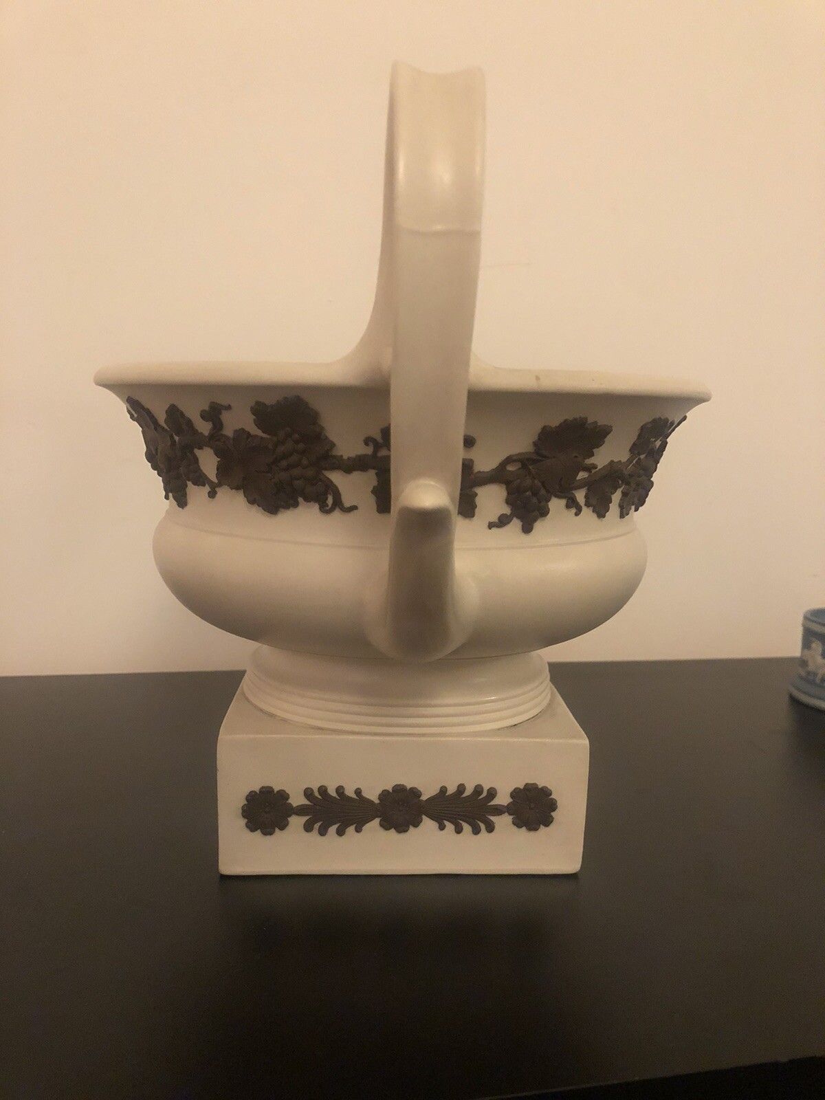 Wedgwood Early 19th Century Crater Vase photo 199.0