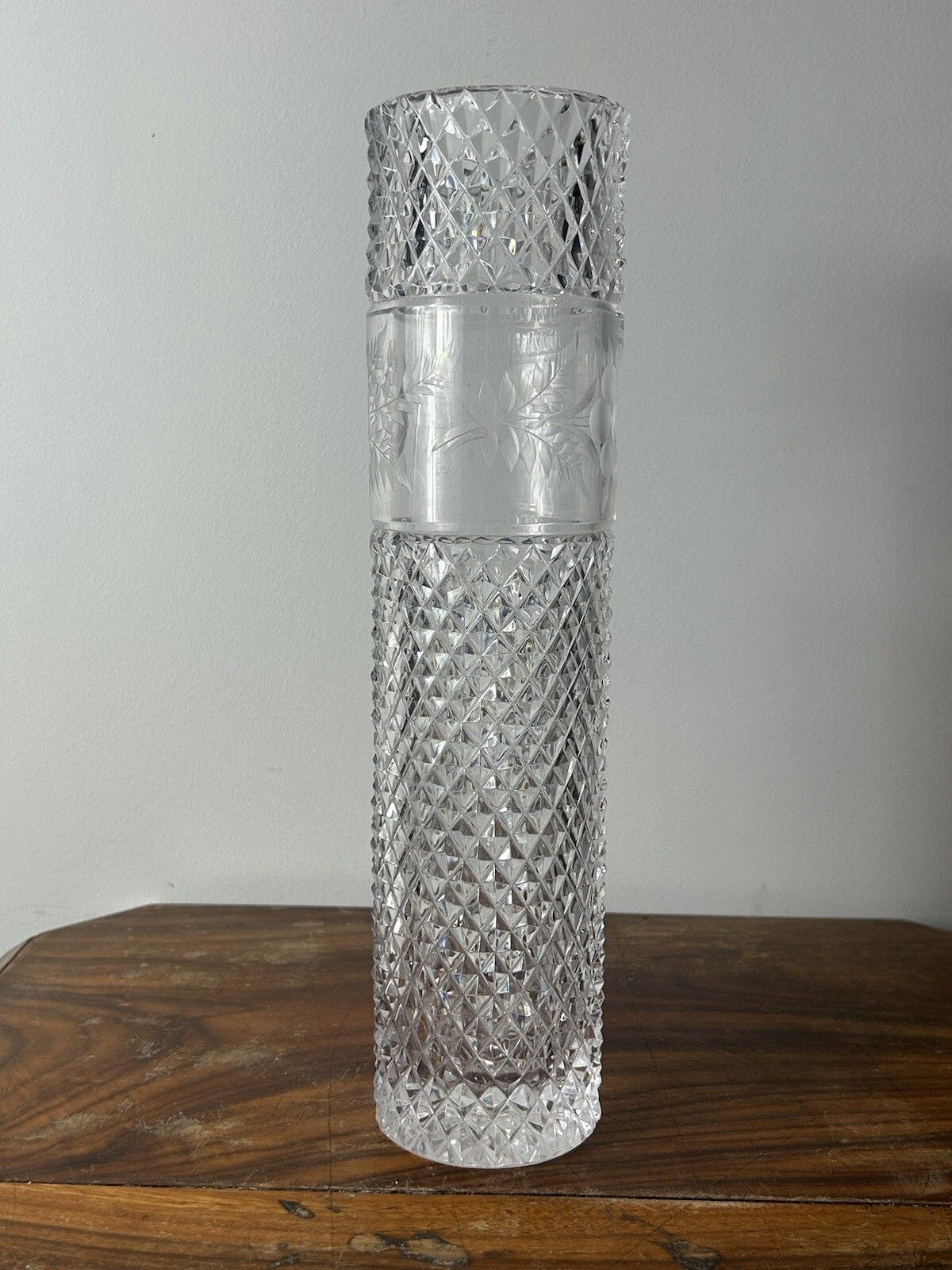 Stunning Diamond Cut English Heavy Lead Cut Crystal Vase 19th Century photo vinterior