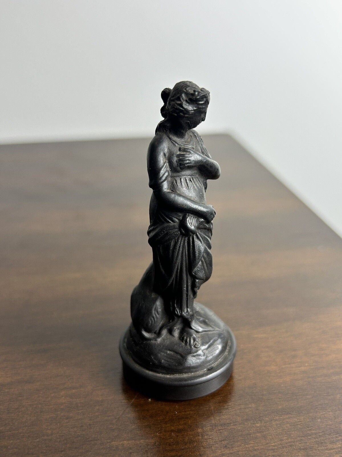Wedgwood Minature Basalt Bust Woman With Dog photo buy