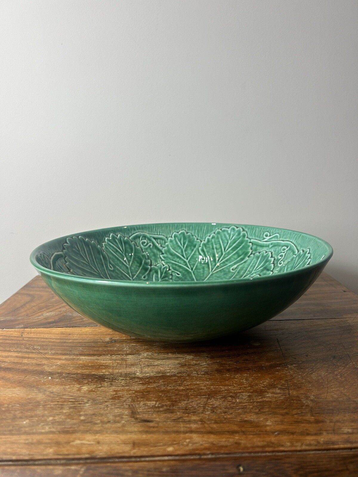 Wedgwood Of Etruria & Barlaston Green Glaze Majolica Leaf Bowl 11” photo furniture