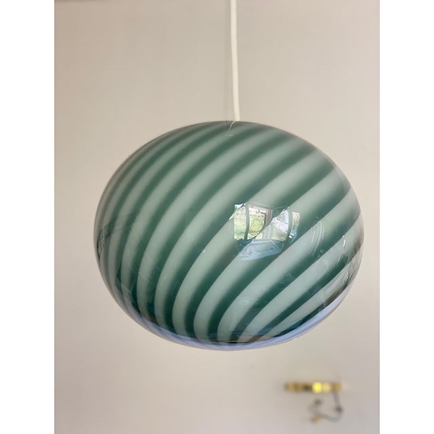 Contemporary Italian Green And White Oval Pendant In Murano Glass photo 3800.0