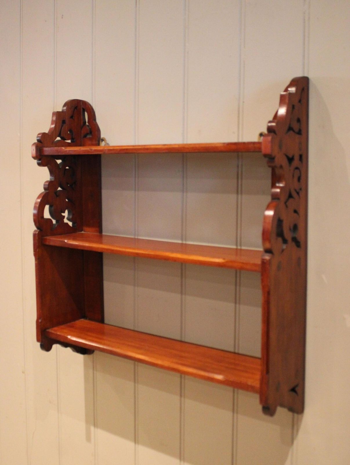 photo vinterior Pair Of Late 19th Century Walnut Wall Shelves