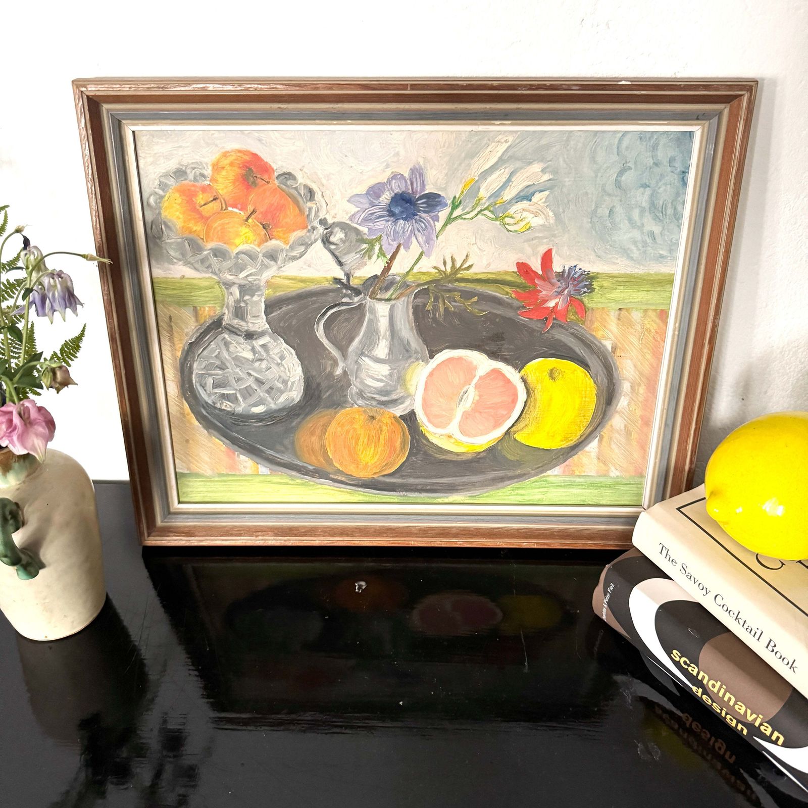Citrus And Crystal. Vintage Zweeds Stilleven, Olieverf Op Doek. photo furniture