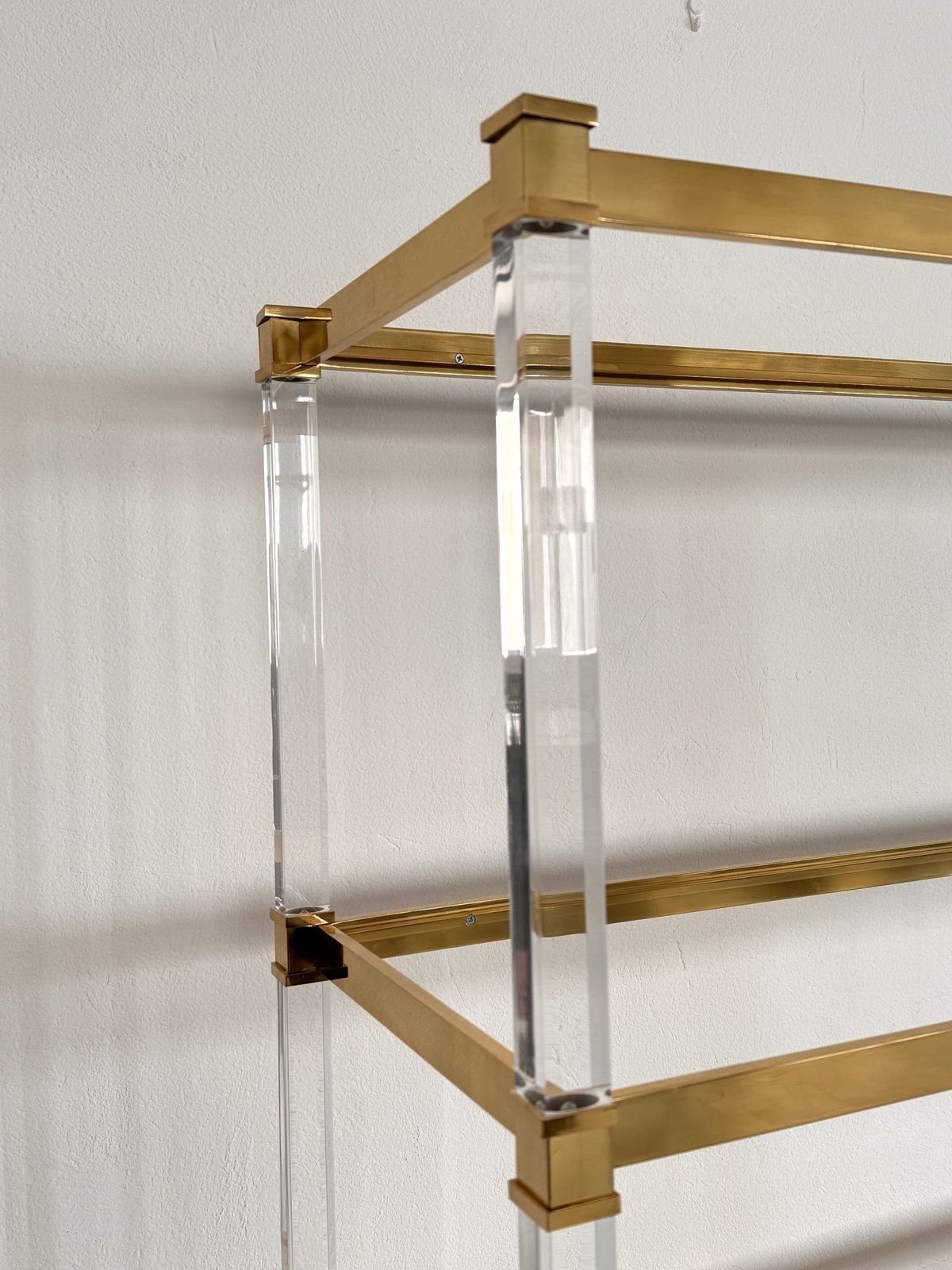 Large Italian Midcentury Shelf In Lucite And Glass, 1980s photo vintage