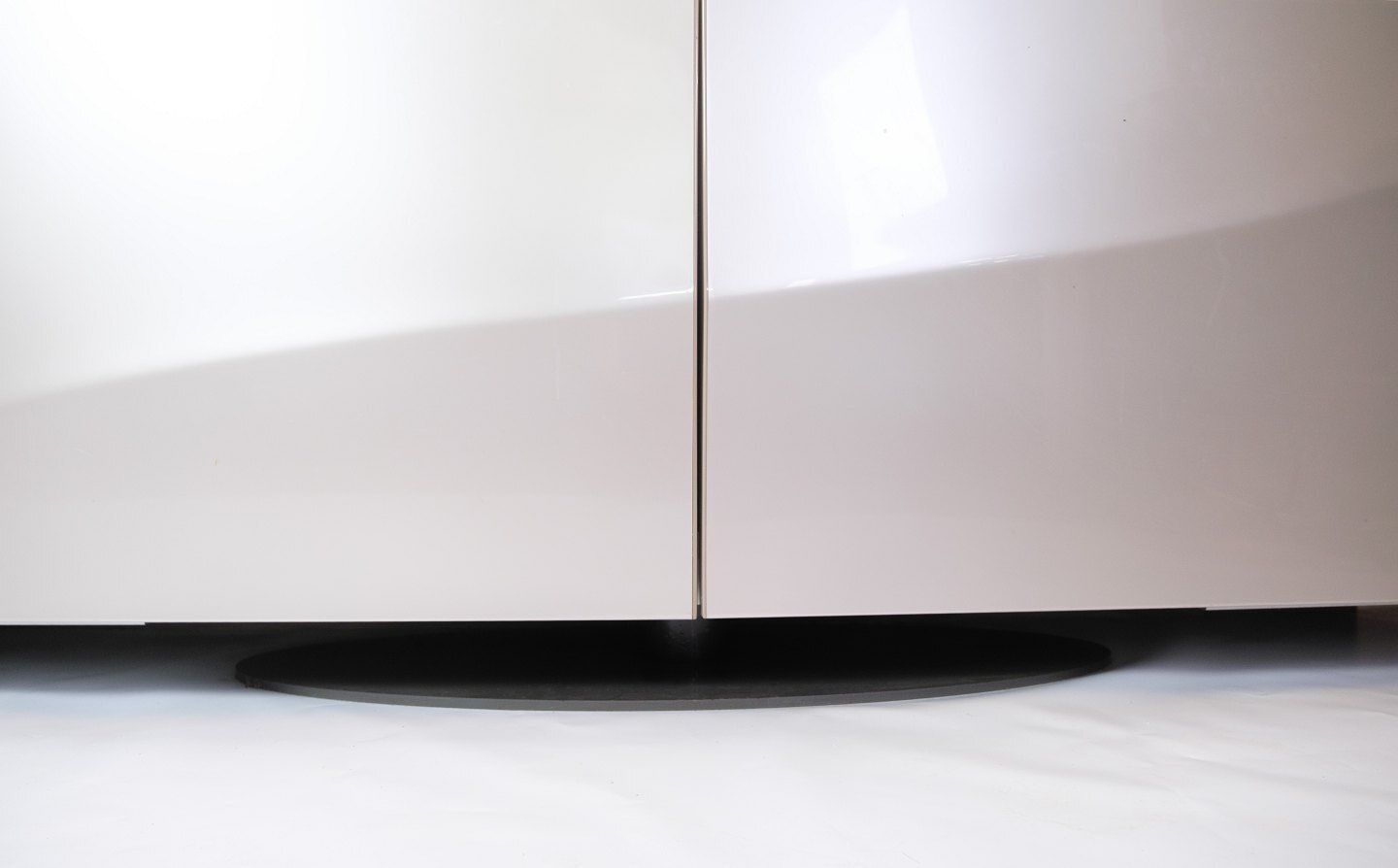 Speed ​​Up Sideboard Model Speed ​​Up In High Gloss Grey Painted & Steel Base By Sacha Lakic  For Roche Bobois Paris photo 4915.0