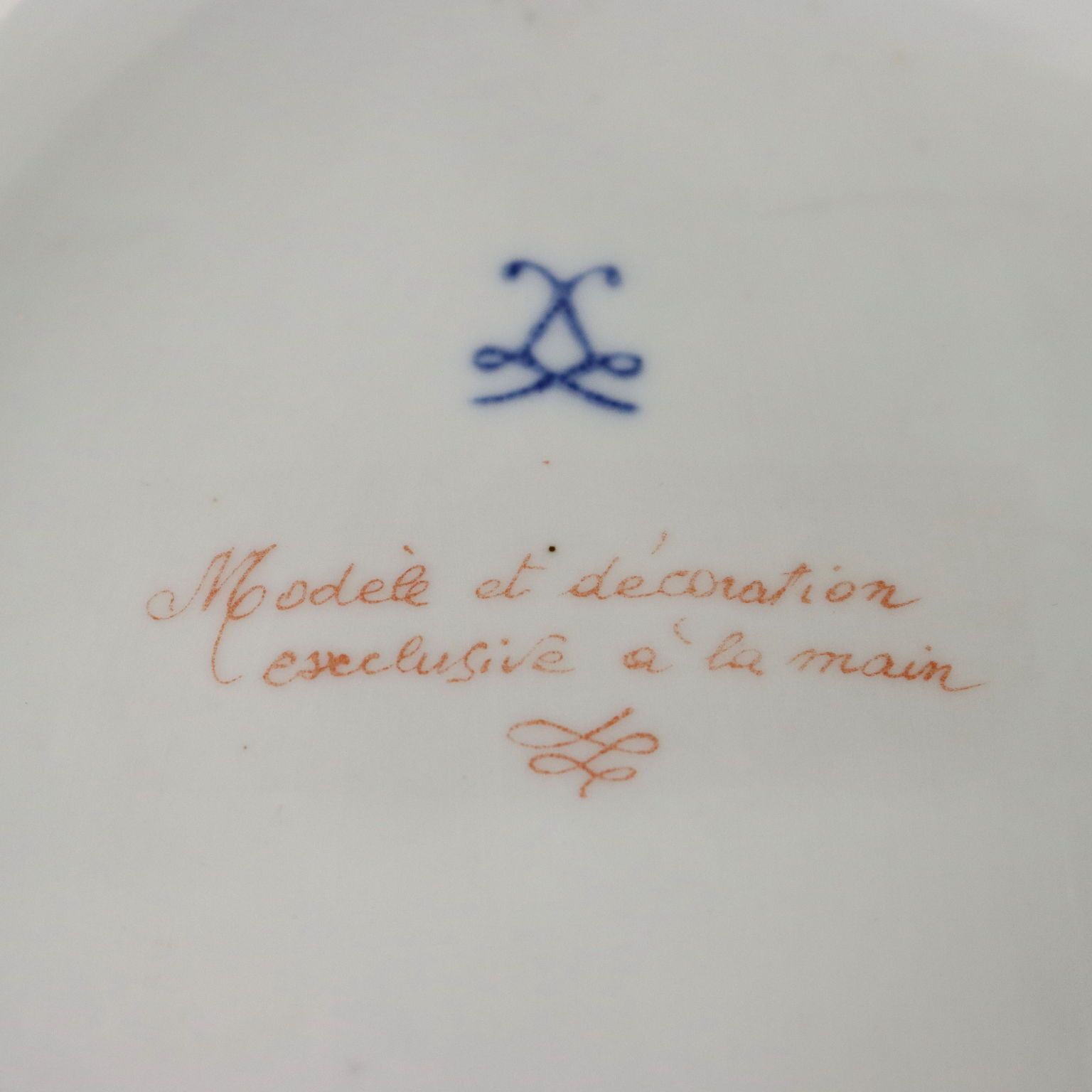 photo furniture Antique Basket Coloured Limoges Porcelain France XX Century