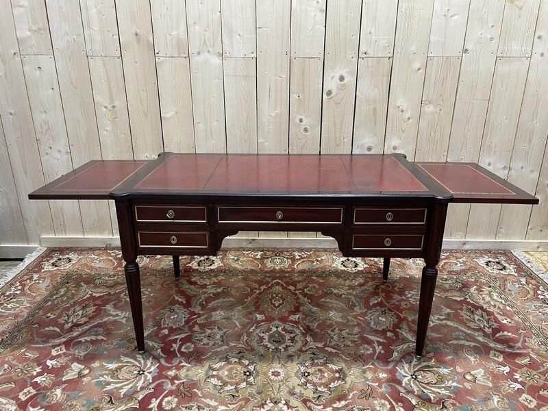 Bureau Plat De Style Louis XVI Acajou Et Cuir Rouge