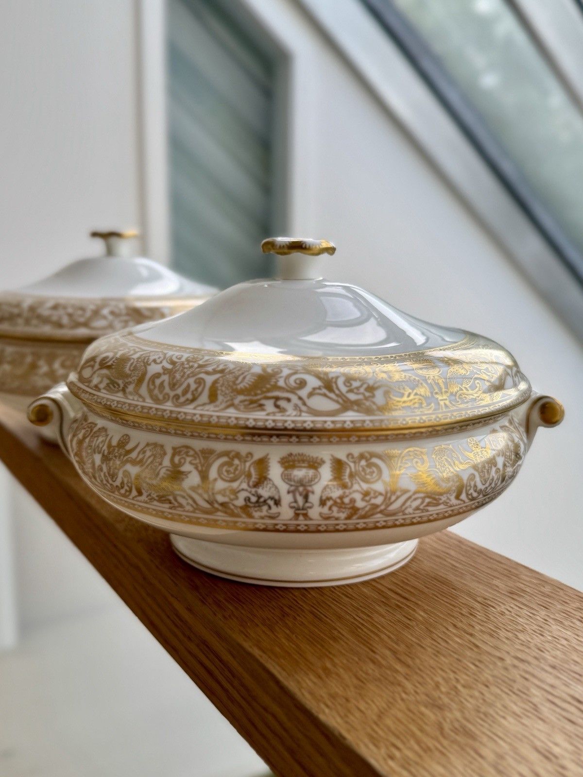 99.0 Vegetable Tureen With Lid Wedgwood Gold Florentine Green Urn Backstamp photo