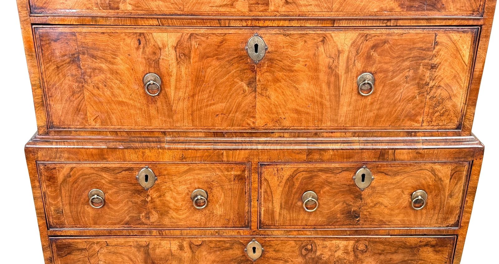 photo furniture Georgian 18th Century Walnut Tallboy Chest On Chest (England, Circa 1720)