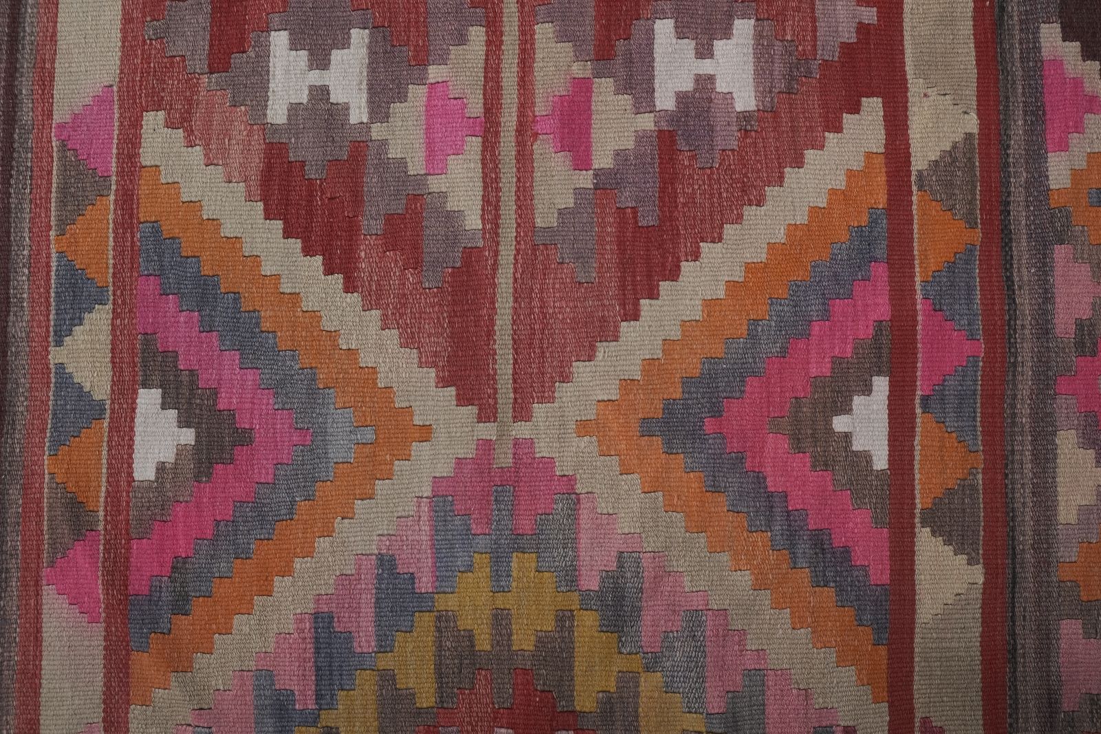Tapis de couloir kilim turc vintage, tissé à la main photo vinterior